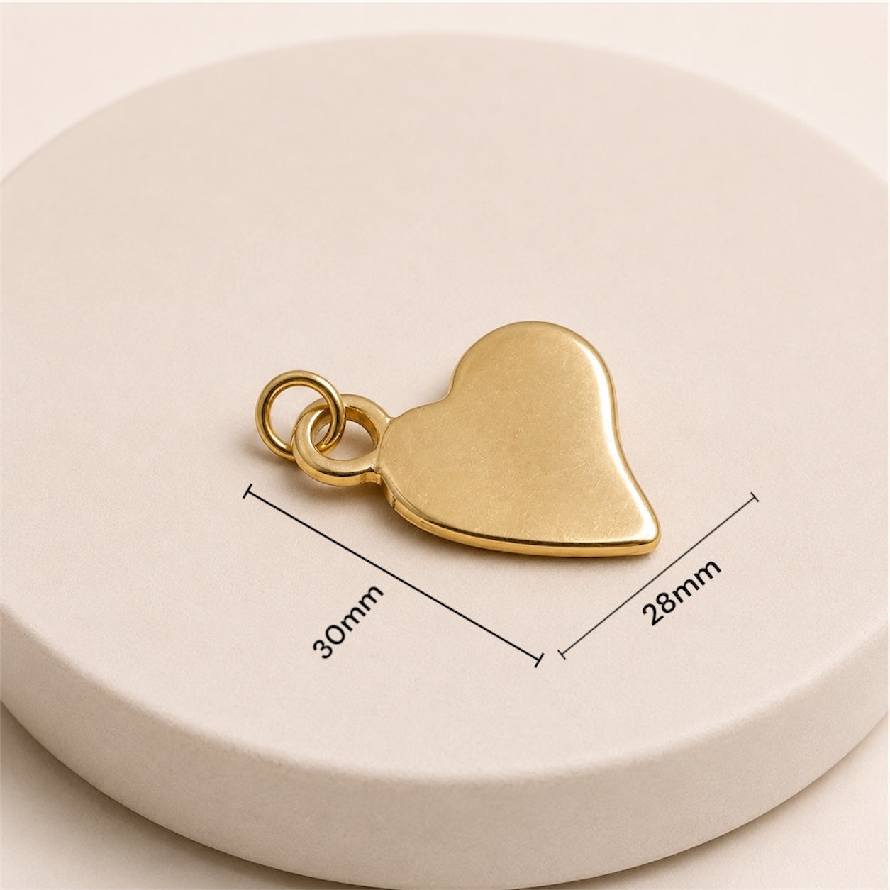 Dije Figura de Corazón Dorado