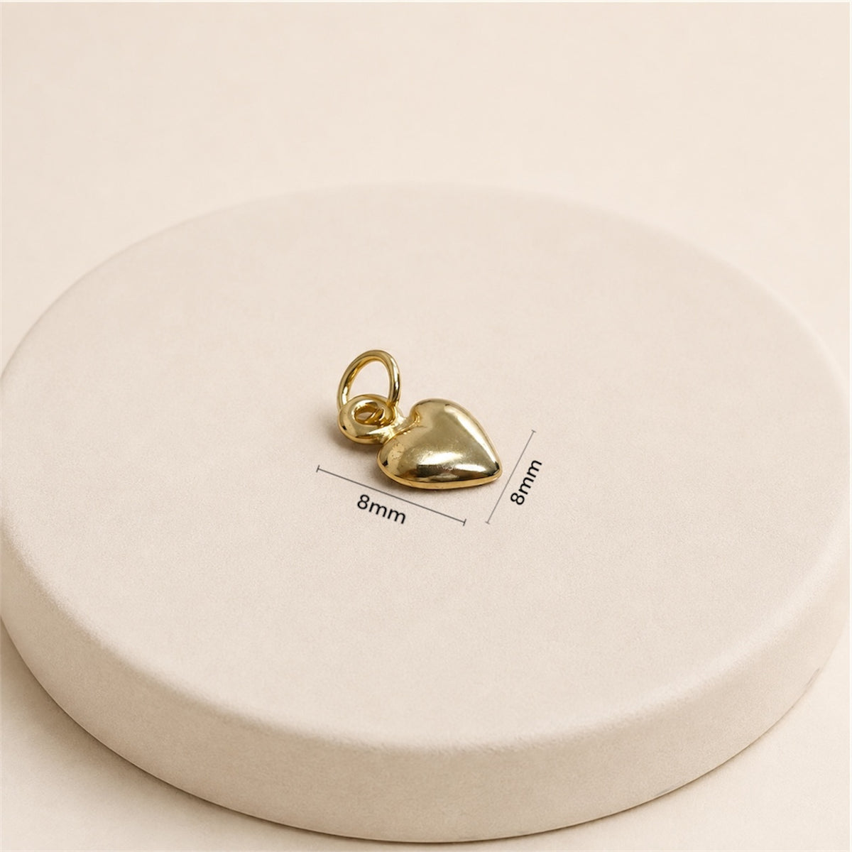 Dije Figura de Corazón Dorado