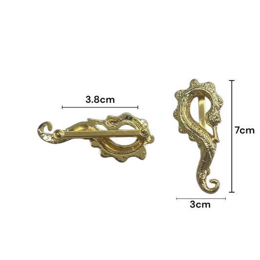Herraje Metálico Dorado figura caballo de mar tipo pasador