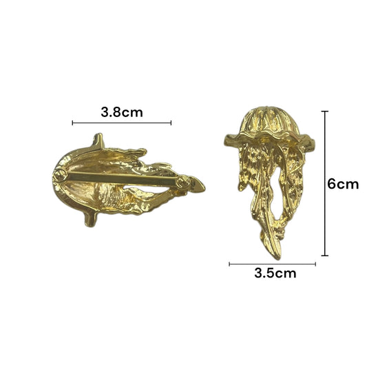 Herraje Metálico Dorado figura de medusa tipo pasador