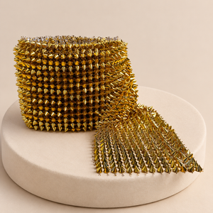 Lamina de Strass de púas dorado x metros